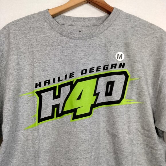 Hailie Deegan Shirt Men Medium Gray HD4 Graphic Race Car Driver Racing NASCAR - Picture 1 of 9